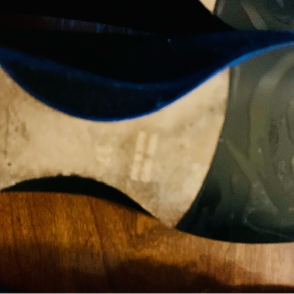 Taryn Rose suede loafers - Picture 4 of 4